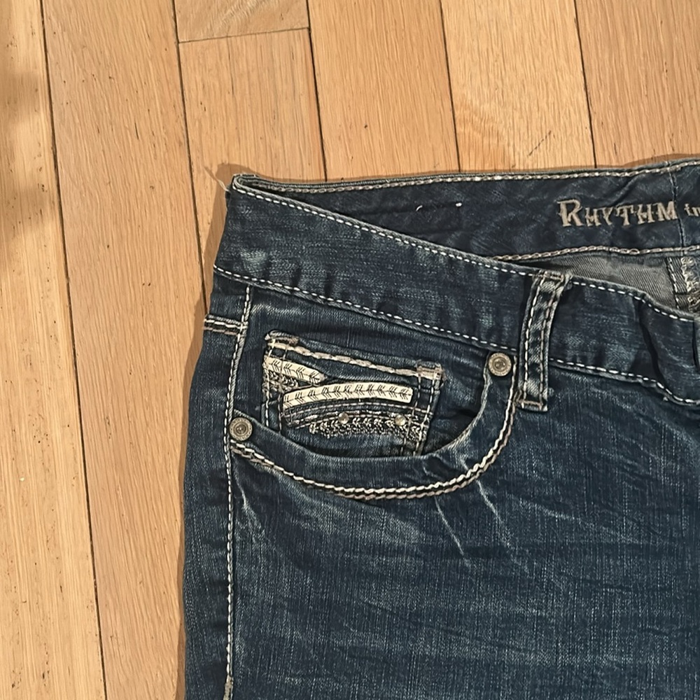 Rhythm In Blues Women’s 2000s Style Denim Boot Cut Mid-Rise Jeans Sz 6 - Picture 13 of 15